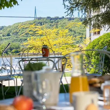 克雷塞尔城堡酒店 Creissels