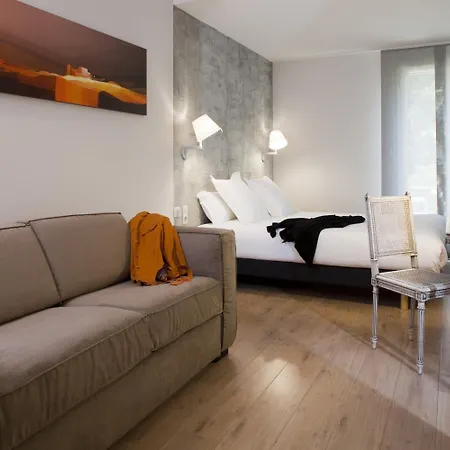 克雷塞尔城堡酒店 Creissels