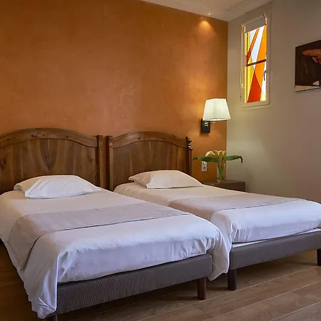 克雷塞尔城堡酒店 Creissels