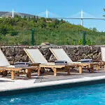 Chateau De Hotel