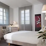Chateau De Hotel 4*